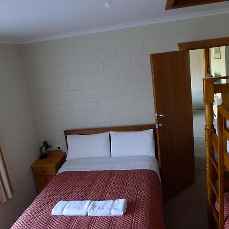Willaway Motel Apartments Ulverstone Exterior foto