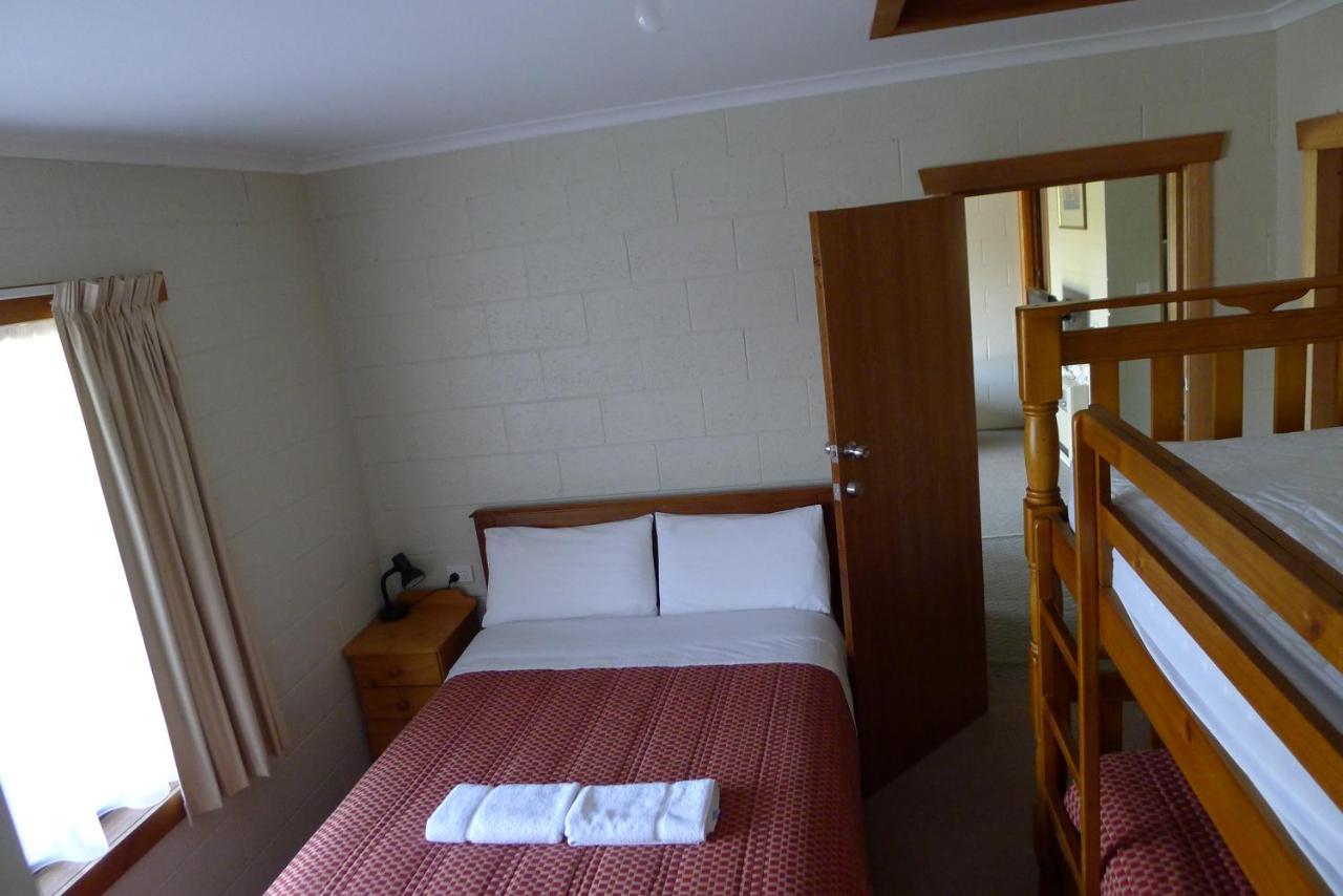 Willaway Motel Apartments Ulverstone Exterior foto