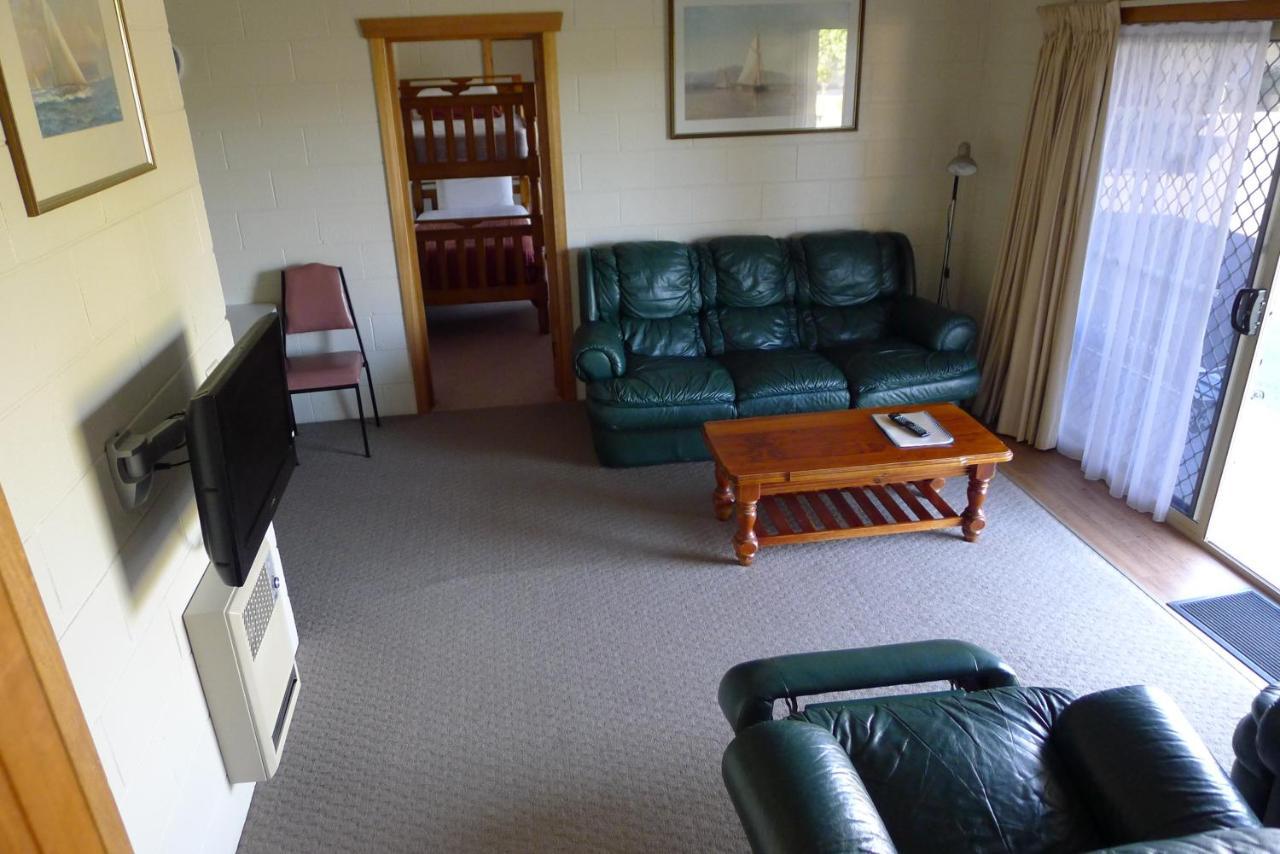 Willaway Motel Apartments Ulverstone Exterior foto